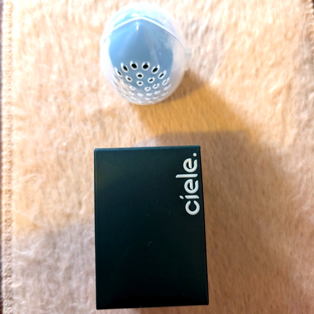 Ciele Makeup Sponge With Travel Case